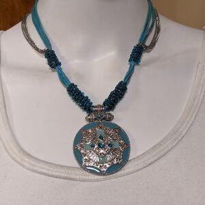 Vintage teal blue medallion necklace w/rope & chain